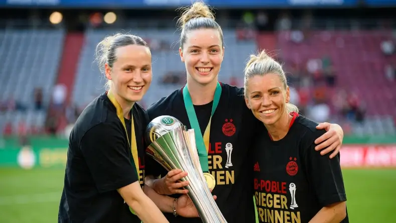 Franziska Kett: Verletzung, Vertrag bis 2027 und Karriere beim FC Bayern franziska kett partner