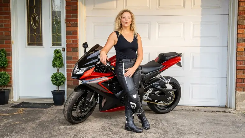 Junger Motorradfahrer bei Unfall tödlich verletzt — Motorradfahrer in Deutschland im Fokus motorradfahrer